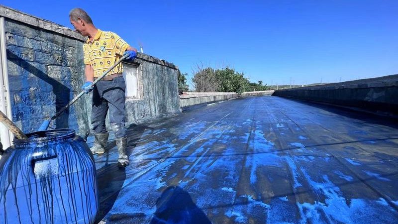 外墙防水材料抗裂性能：关键指标与施工要点**