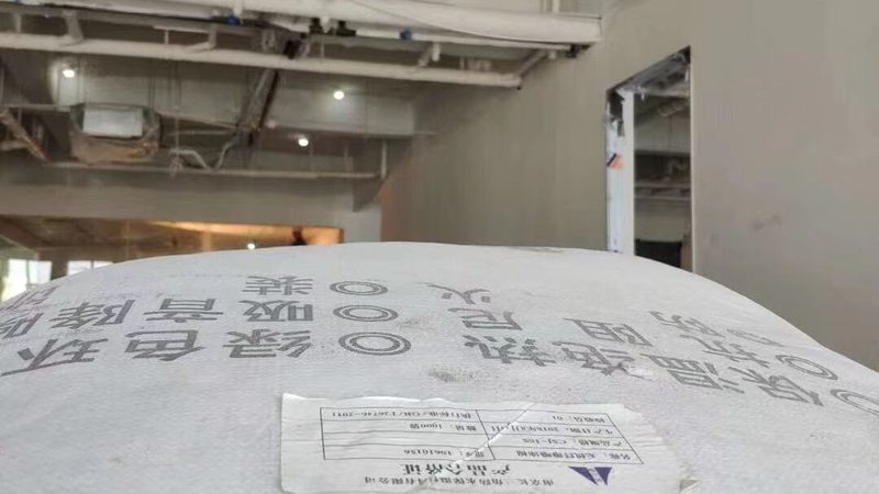 非固化聚氨酯防水涂料：一吨价格几何？揭秘其成本构成**
